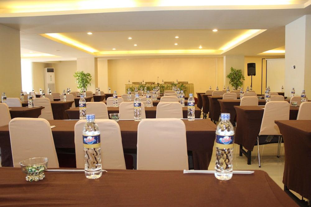 แกรนด์ เอเชีย โฮเต็ล มากาซาร์ Hotel ภายนอก รูปภาพ