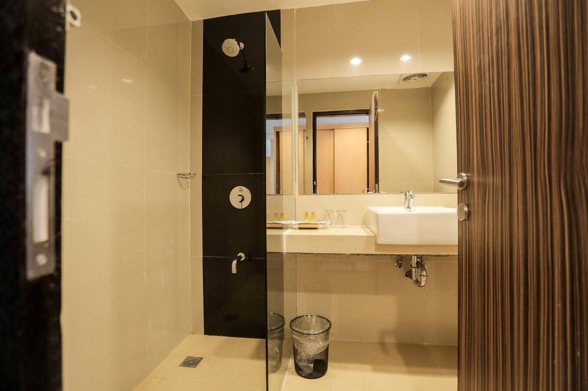 แกรนด์ เอเชีย โฮเต็ล มากาซาร์ Hotel ภายนอก รูปภาพ